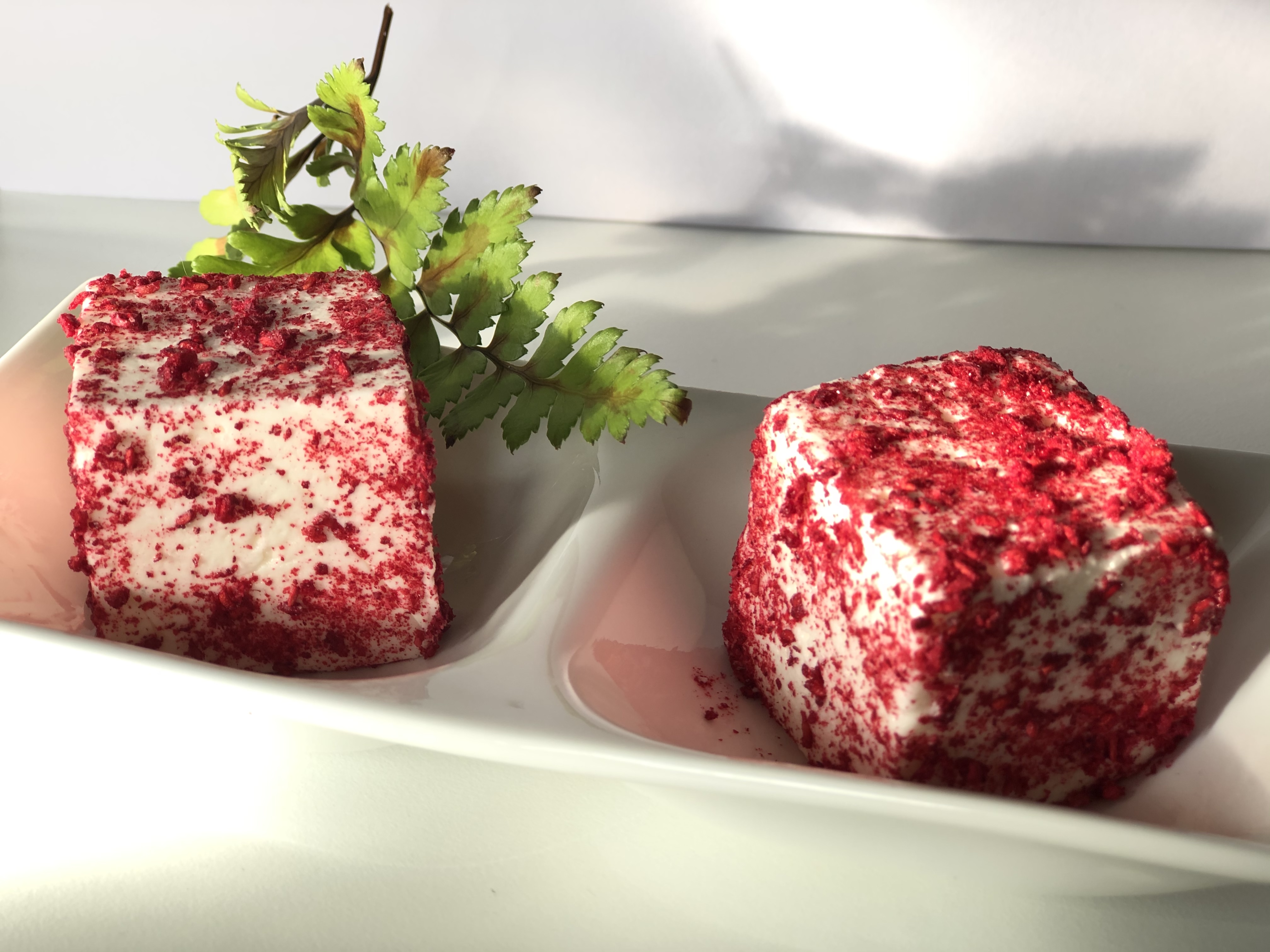 Creamy soufflé in freeze-dried raspberries 1